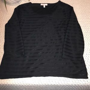 3 quarter length sleeve black top